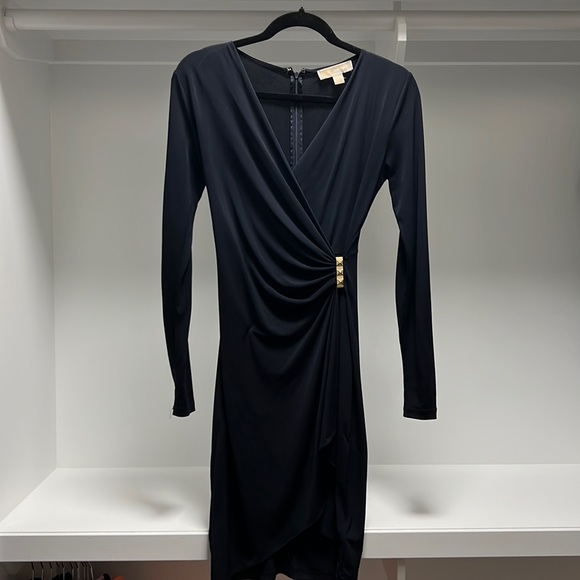 Micheal Kors long sleeve dress. Super flattering hugs all the right places. - Picture 1 of 3